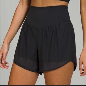 Lululemon Nulu and Mesh High-Rise Yoga Short 3.5
